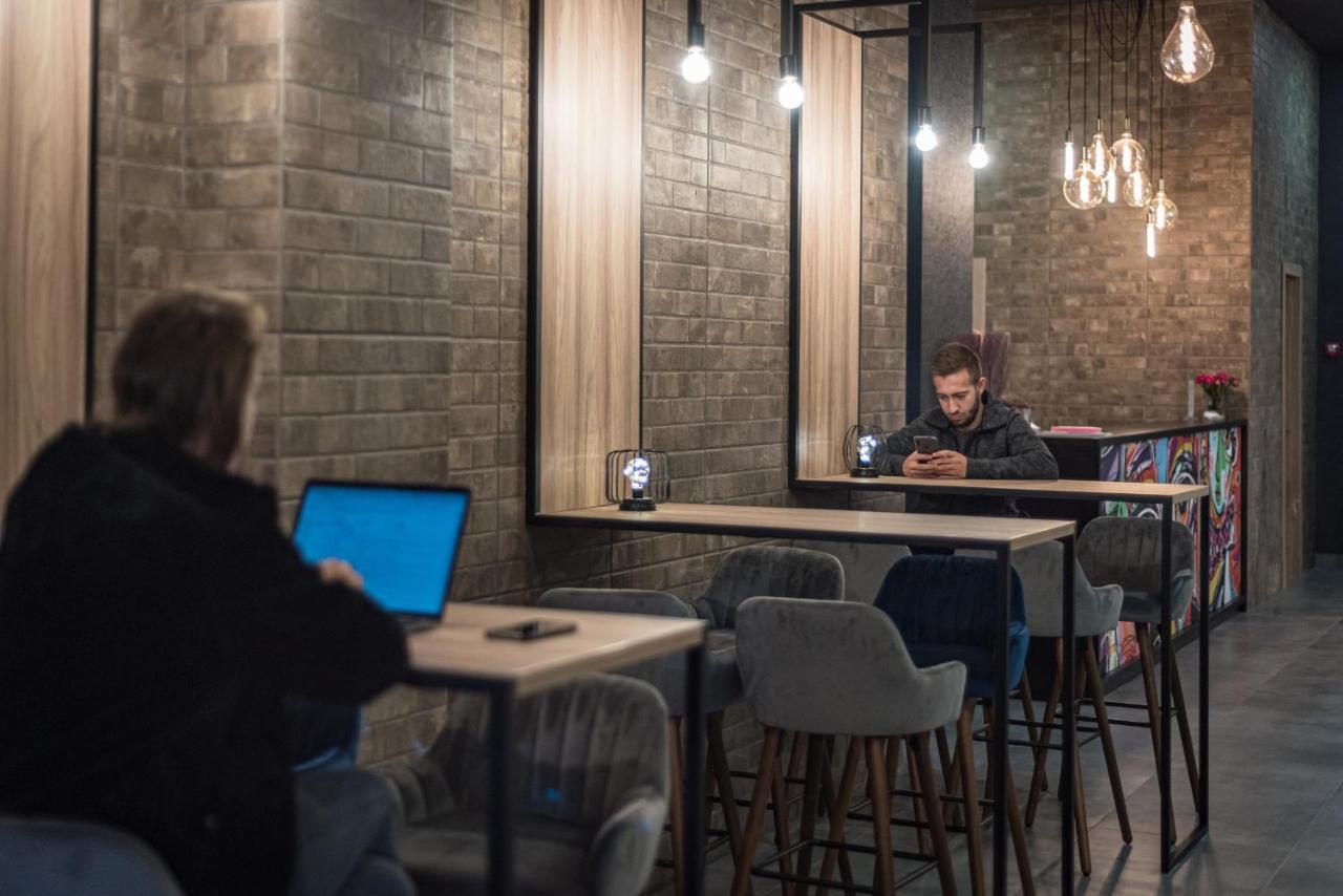 Amarant Apart Hotel Kiev Buitenkant foto
